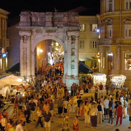 Zoa Apartment Pula